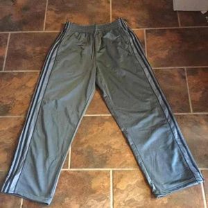Men’s XL Adidas pants, heavy great quality.